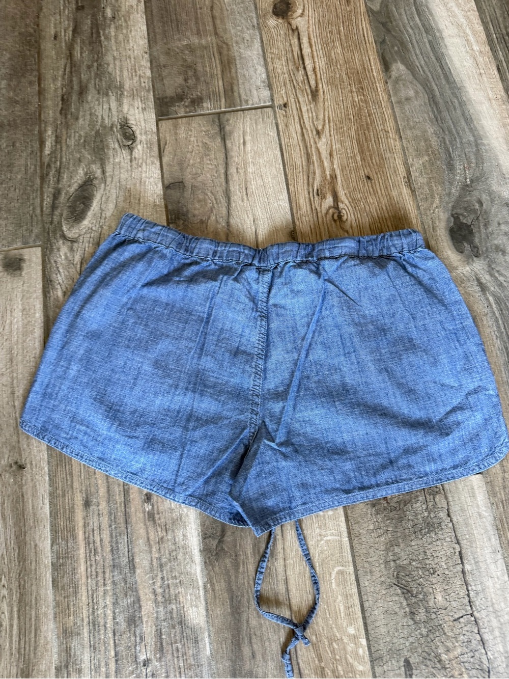 J. Crew Light Blue Denim Drawstring Women’s Shorts - Picture 3 of 4